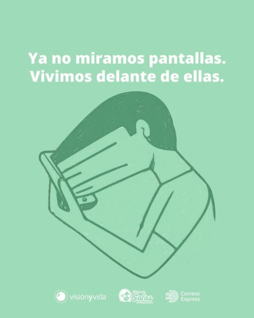 Antes mirábamos una pantalla 📺 de vez en cuando. Ahora vivimos delante de ellas. Trabajamos 💼, estudiamos 📚, hablamos con amigos, hacemos compras 🛒, buscamos información y hasta descansamos mirando una pantalla. Nuestro estudio “Cómo influyen las pantallas en la salud visual” muestra hasta qué punto esta nueva realidad ha cambiado nuestras demandas visuales. Descárgalo en nuestra web 🔗 bio.